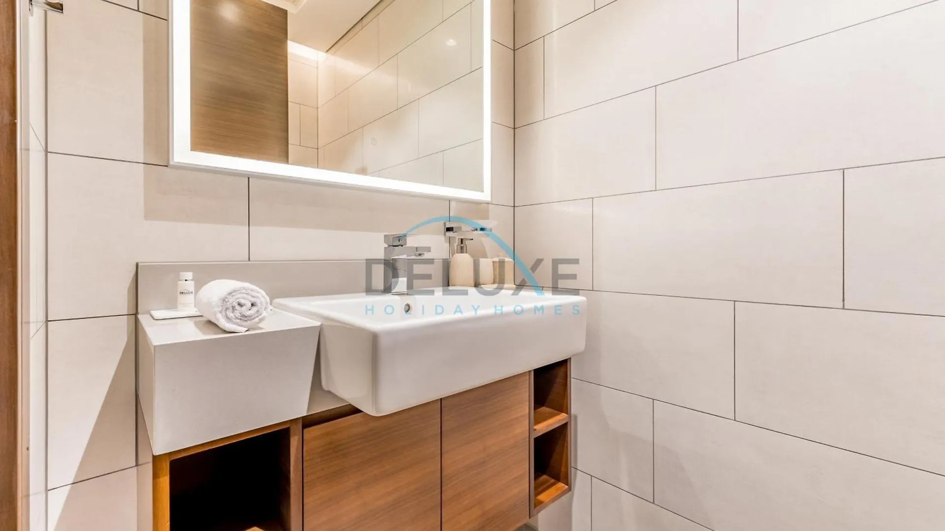 Bright 1Br In Sobha Hartland Greens Phase II Building 01, Nad Al Sheba By Deluxe Holiday Homes Dubai United Arab Emirates